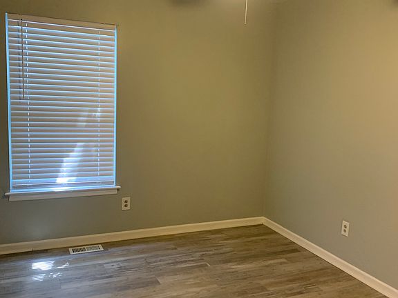 4th image of 2143 Edmund Ave