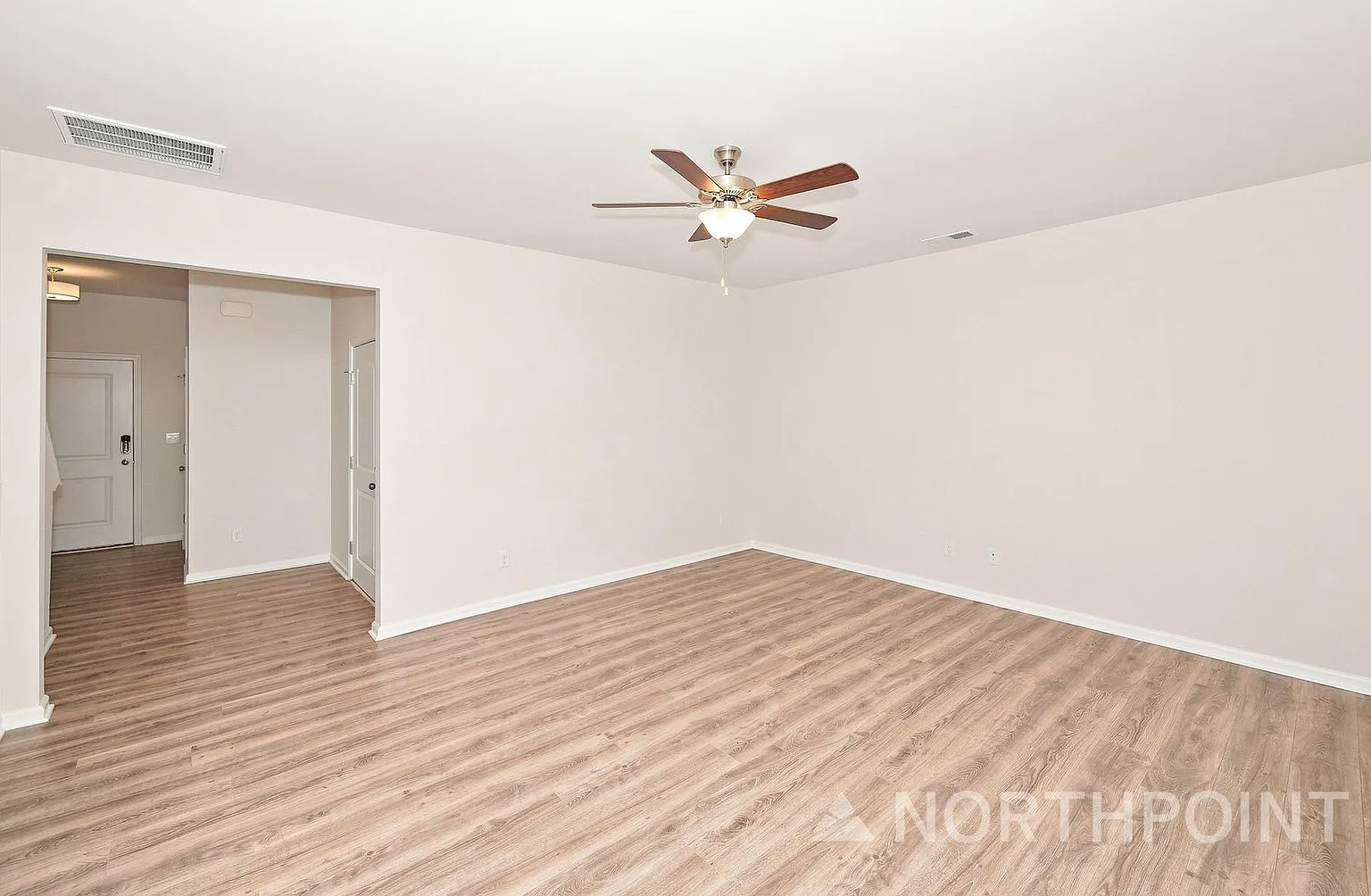 8143_Sheffield — Photo 3