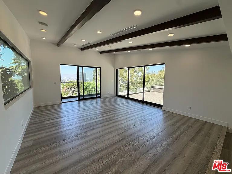 3565 Multiview Dr — Photo 15