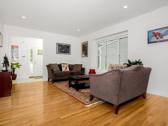 3rd image of 8 Morton Hill Ave