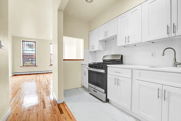 Rented by R New York | media 7