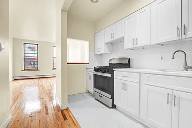 Rented by R New York