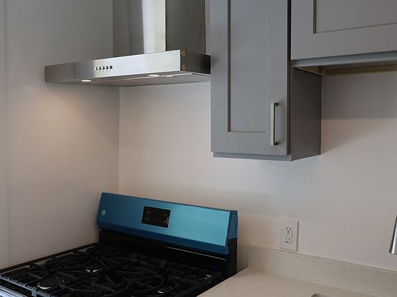 3rd image of 725-27 N 42nd St #727