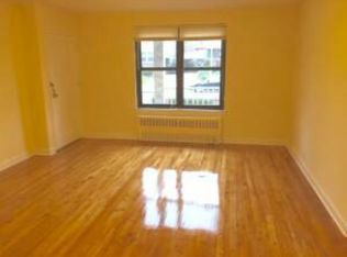 6708 197th St, Fresh Meadows, NY 11365