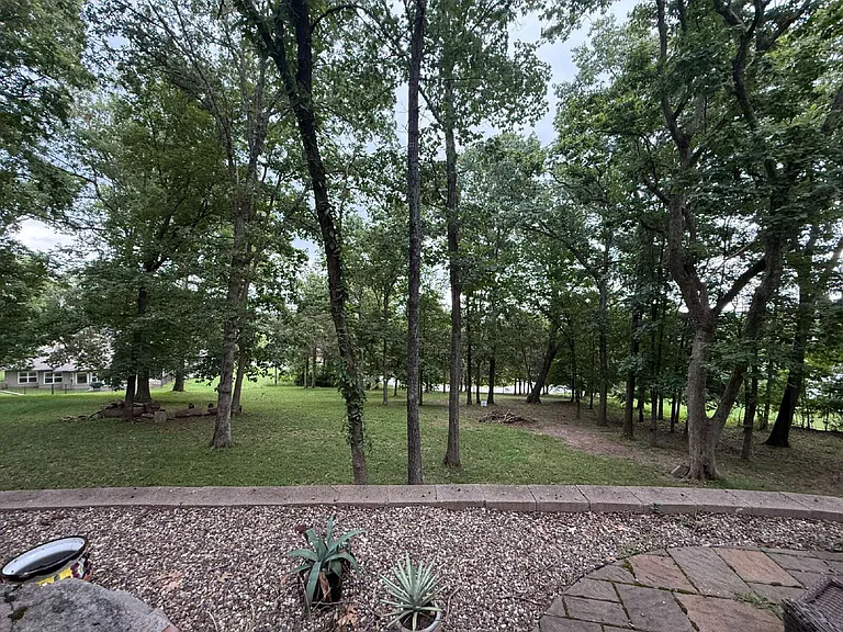 137 Millstone Ct — Photo 39