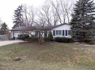 2950 Simpson Dr, Rochester Hills, MI 48309