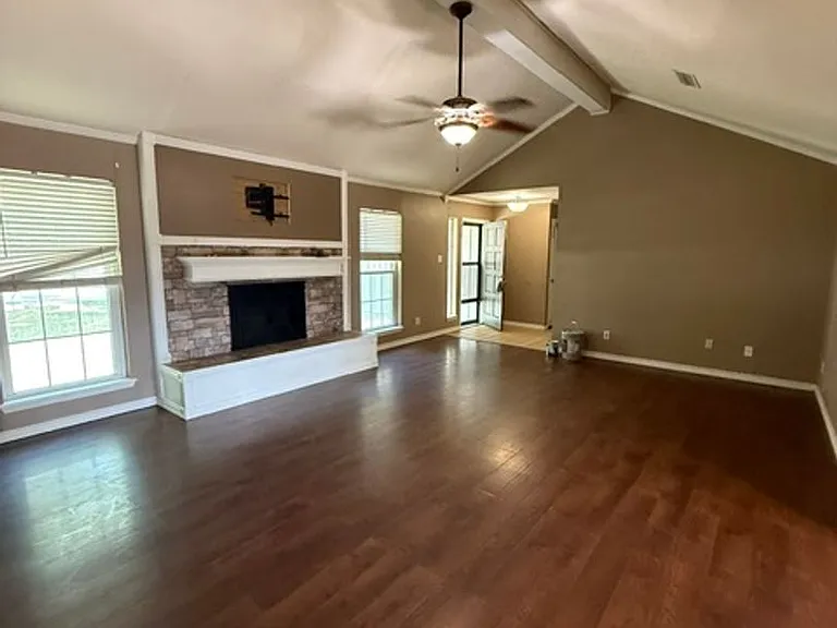 1949 Chimneywood Ct — Photo 2