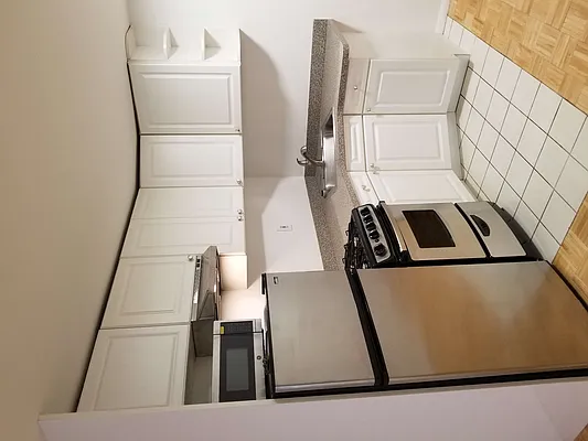 Rented by Blana LLC | media 7