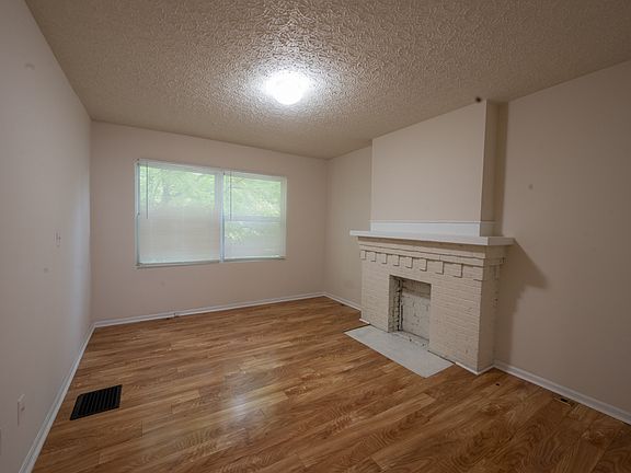 3rd image of 106 W 8th Ave APT D