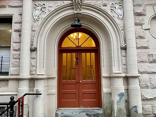 Rented by Walber 82nd Street | media 13