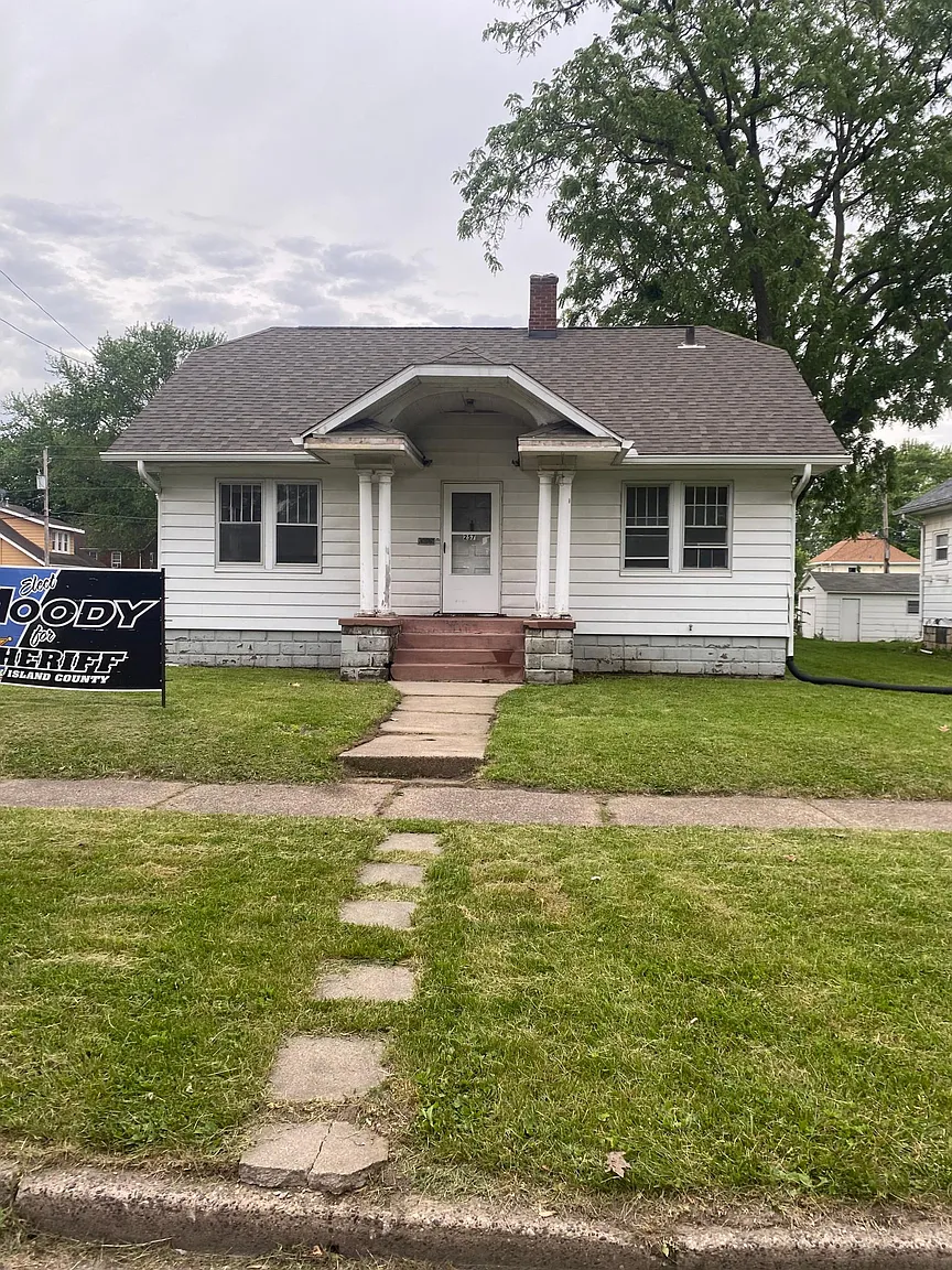 257 44th St photo 1