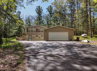 N8488 Fox Run Rd, Wisconsin Dells, WI 53965