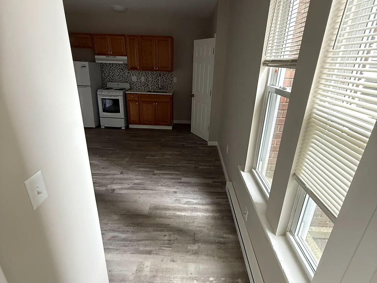 1 bed, 400 sqft, $1,350 — Photo 2
