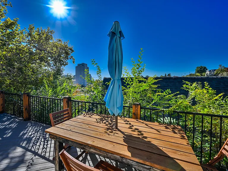 169 E 4th Ave #B — Photo 4