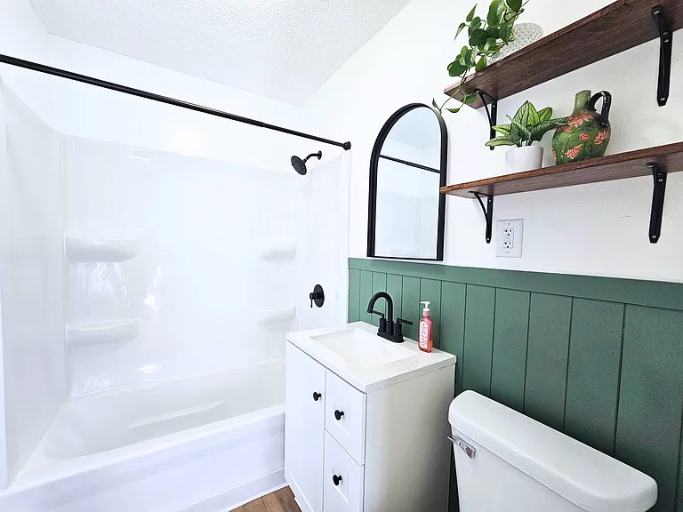 304 12th Ave NE #2 — Photo 5