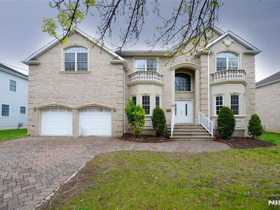 278 Idaho St, Paramus, NJ, 07652