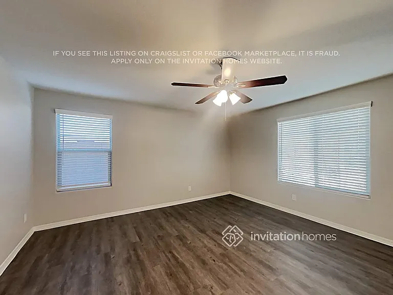 8020 W Agora Ln — Photo 5