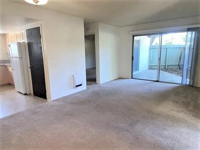 707 W Carrillo St #4 — Photo 1