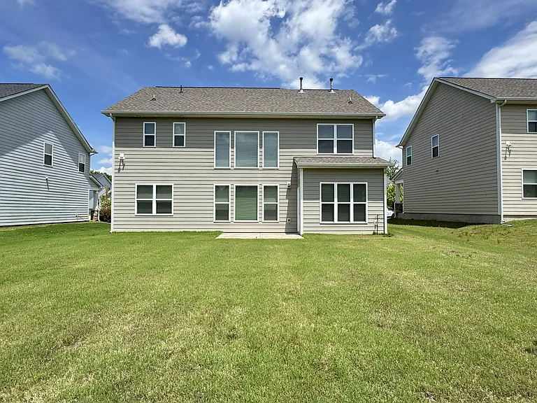 1135 Overlake Dr — Photo 22