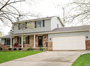 1180 Hollyhock Dr, Grand Blanc, MI 48439