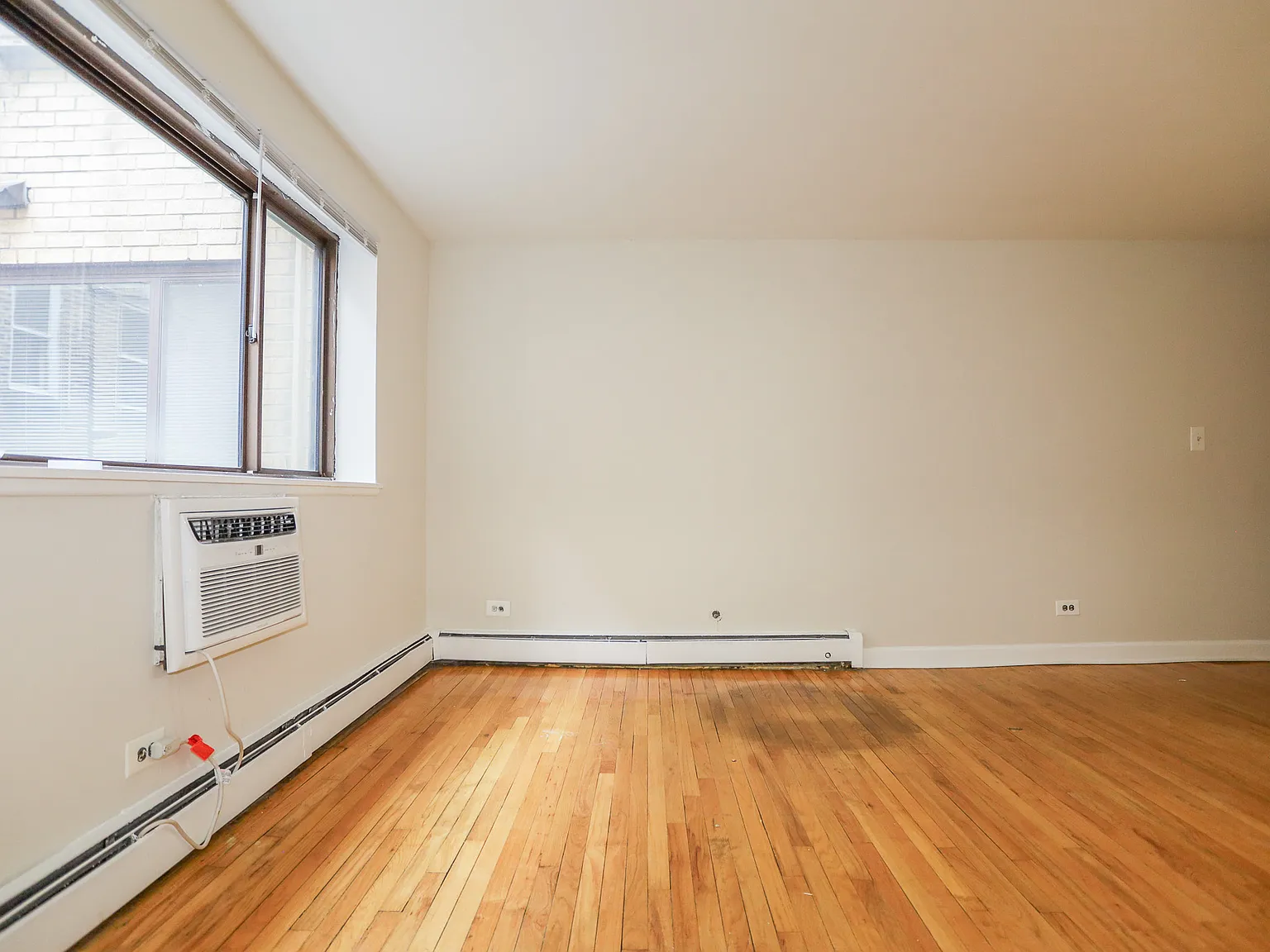 1 bed, 700 sqft, $1,650 — Photo 3