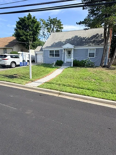 4 bed, 2100 sqft, $4,200 — Photo 2
