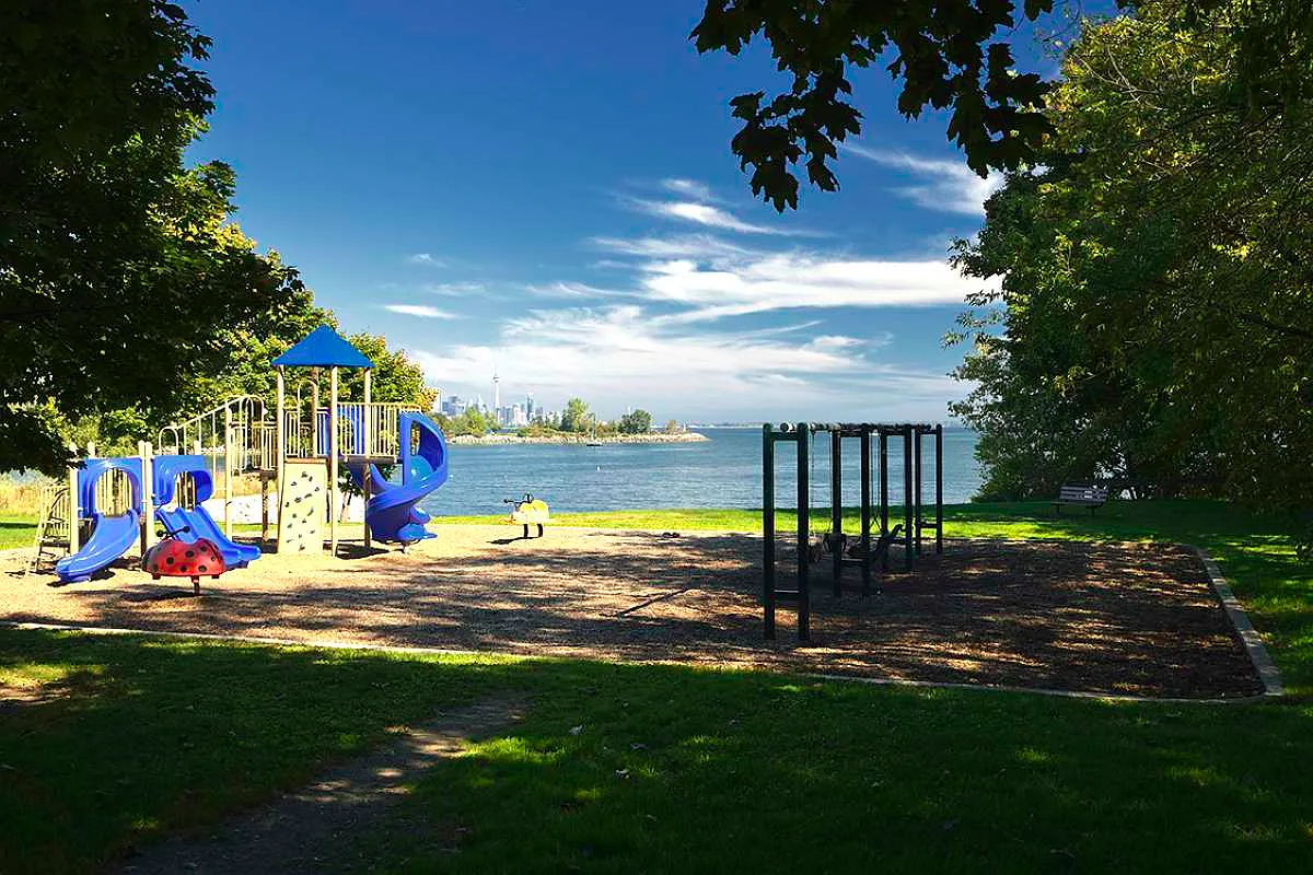 Mimico Estates — Photo 4