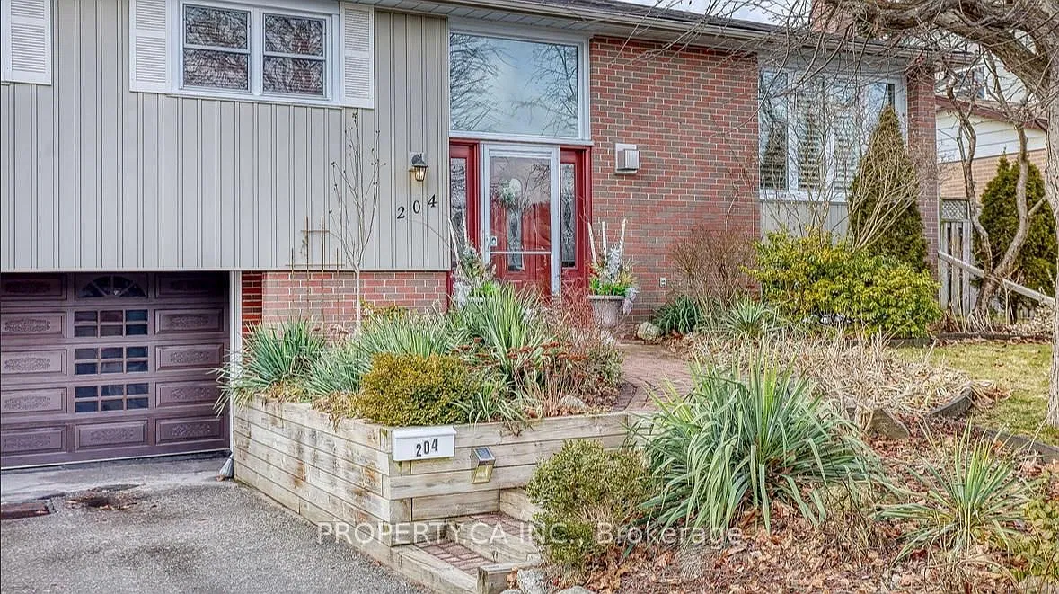 3 bed, $2,700 — Photo 2