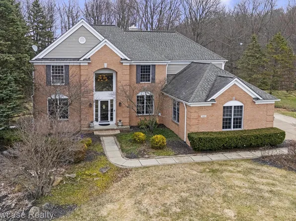 7489 Wyngate Dr, Clarkston, MI 48348