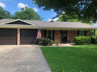 217 NE Amy St, Burleson, TX 76028