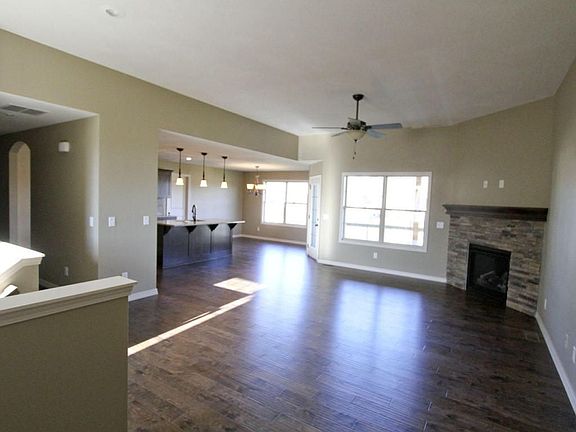 4th image of 614 N Montclair Way