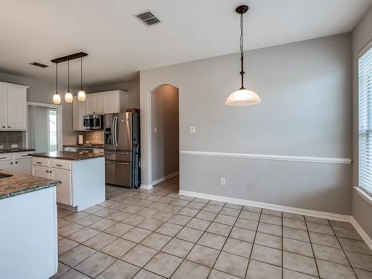 323 Del Cano Dr — Photo 6