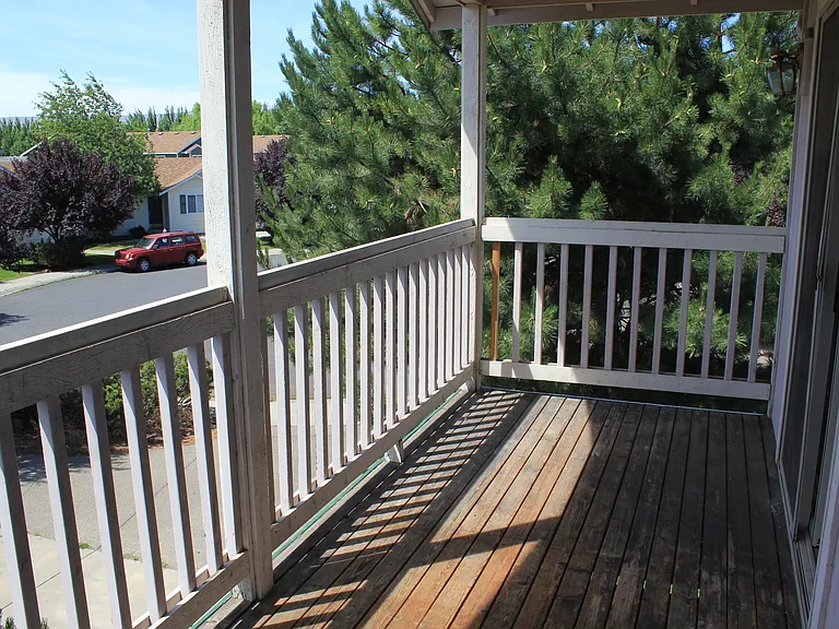 503 E River Ave — Photo 11