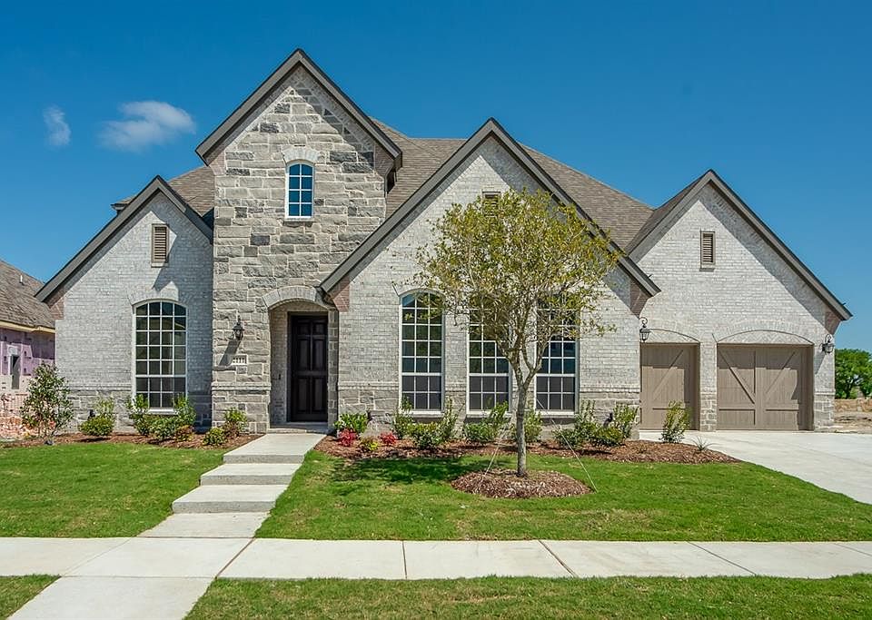1st image of 2111 Longmont Ln