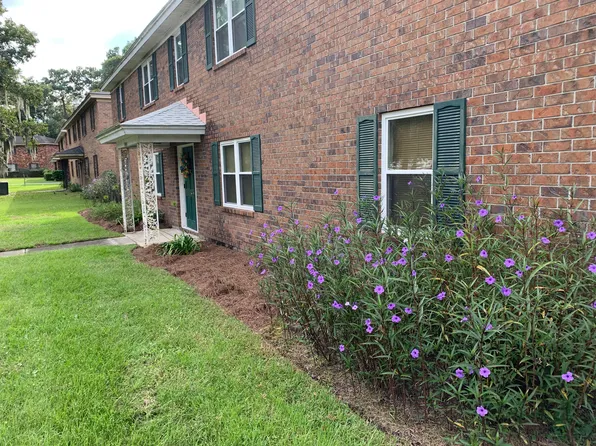 10903 Queen Ann Ct, Savannah, GA 31406