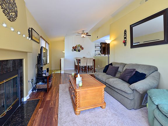 4th image of 404 Sanibelle Cir Unit 26