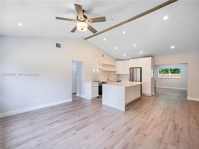 3 bed, 2.0 bath, 1634 sqft, $4,000 — Photo 3
