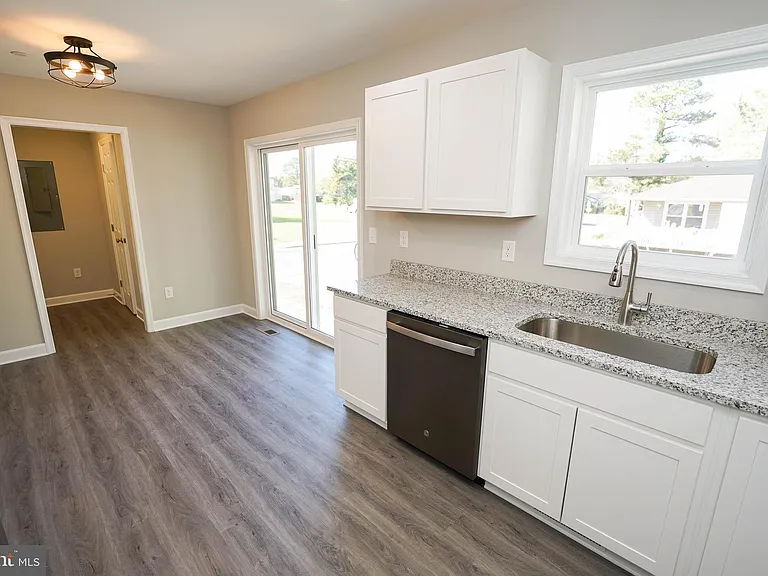 621 Cedar St — Photo 21
