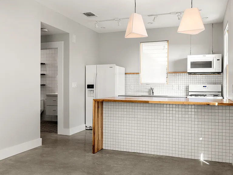 126 Boston St #201 — Photo 2