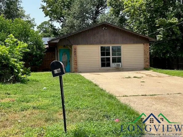 300 Ridgecrest Dr, Jacksonville, TX 75766