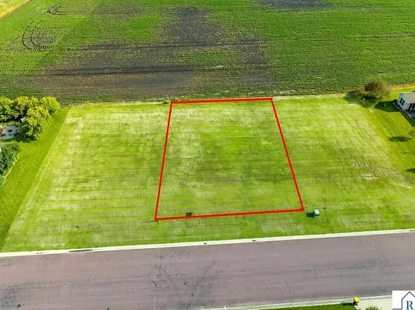 24 Marples Ave, Minnesota Lake, MN 56068