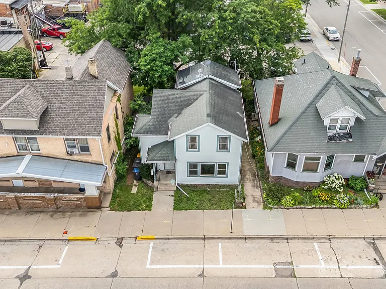 119 N Wisconsin St — Photo 15