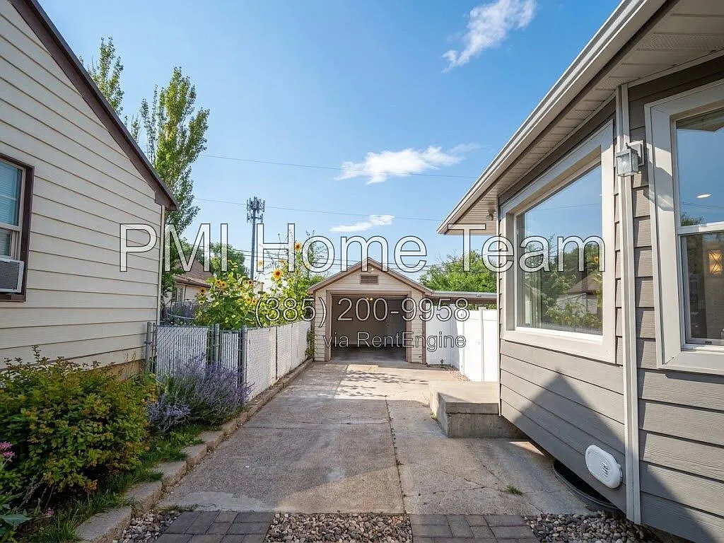 4 bed, 2.0 bath, 1624 sqft, $2,225 — Photo 2