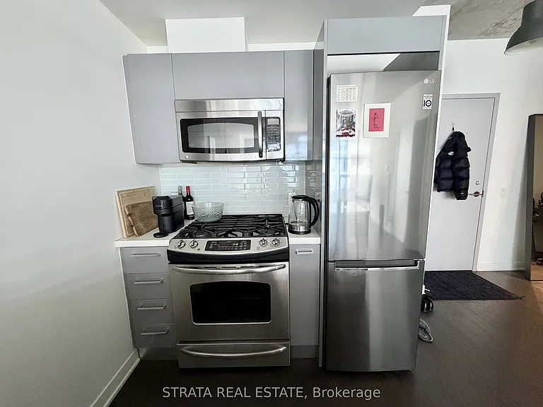 1201 Dundas St E #606 — Photo 4