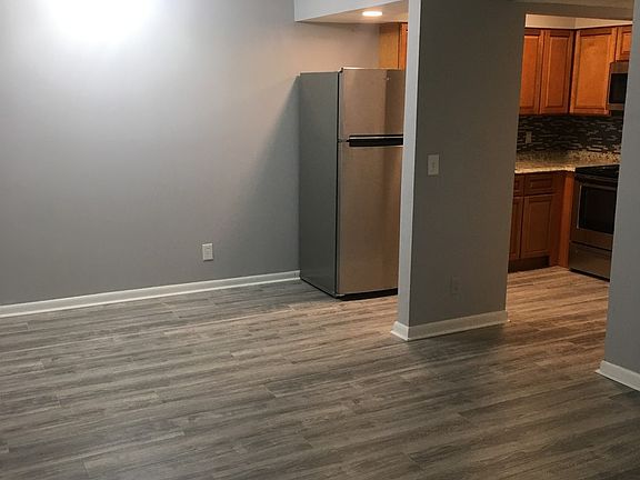 3rd image of 3307 Mayflower St APT 8