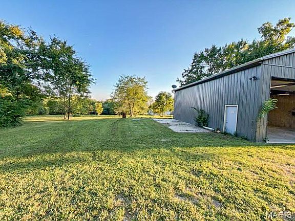 2nd image of 10069 Silver Springs Rd