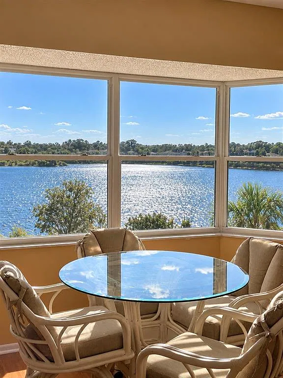 2 bed, 2.5 bath, 1680 sqft, $1,950 — Photo 4