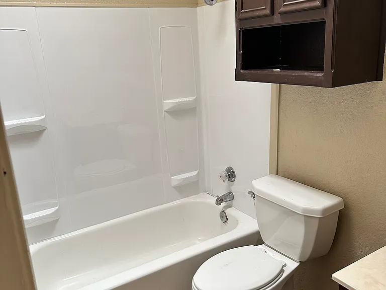9607 Elmwood Ave #A — Photo 5
