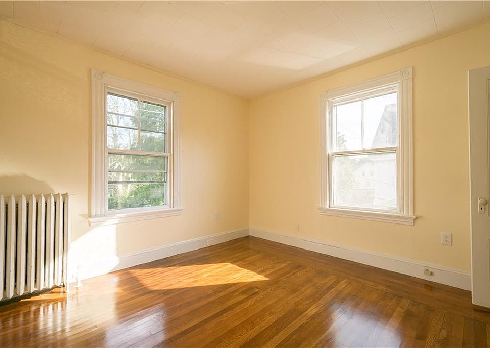 98 Warner St, Newport, RI 02840 Zillow