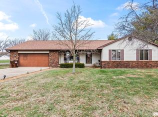 197 Joan Dr, Divernon, IL 62530